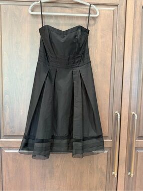 White House Black Market Strapless Taffeta Fit and Flare Dress - Size 6 - Black